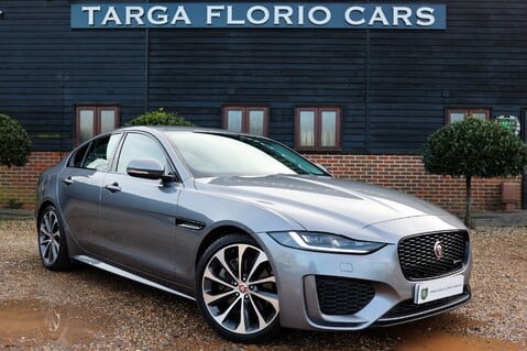 Jaguar XE R-DYNAMIC 2.0 SE 1