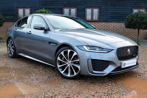 Jaguar XE R-DYNAMIC 2.0 SE 44