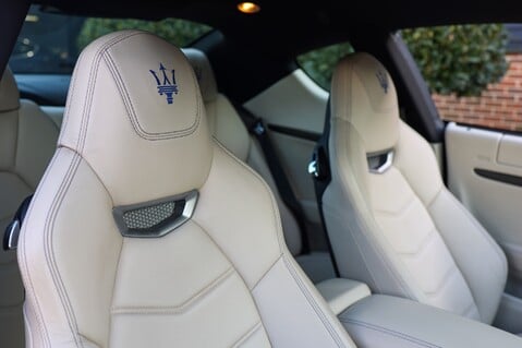 Maserati Granturismo SPORT 4.7 V8 MC SHIFT 29