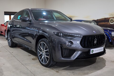 Maserati Levante V8 TROFEO 1