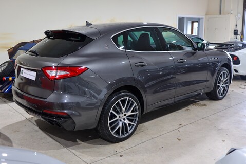 Maserati Levante V8 TROFEO 2