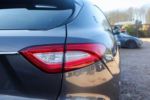Maserati Levante 3.8 V8 TROFEO 43
