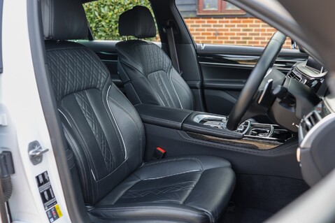 BMW 7 Series 745E MSPORT 3.0 PHEV 3