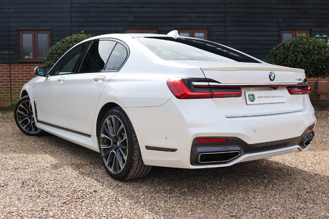 BMW 7 Series 745E MSPORT 3.0 PHEV 2