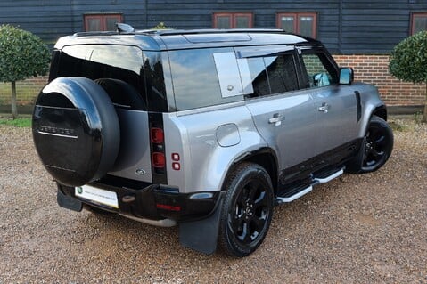 Land Rover Defender X-DYNAMIC HSE 3.0 MHEV 74