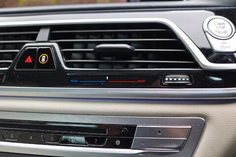 BMW 7 Series 740D XDRIVE 3.0 M SPORT 42