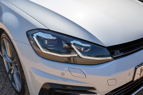 Volkswagen Golf R 2.0 TSI DSG 40