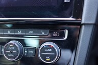 Volkswagen Golf R 2.0 TSI DSG 28