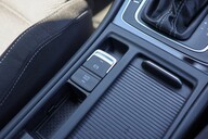 Volkswagen Golf R 2.0 TSI DSG 29