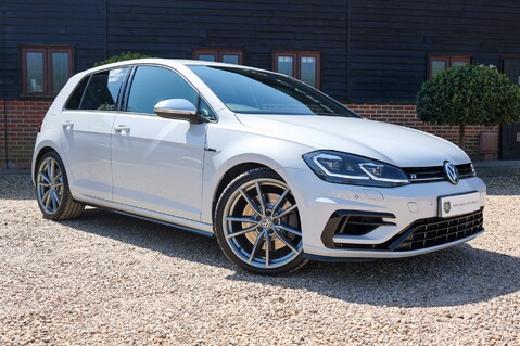 Volkswagen Golf R 2.0 TSI DSG 47