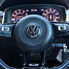Volkswagen Golf R 2.0 TSI DSG 1
