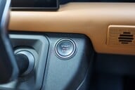 Land Rover Defender 110 X 3.0 MHEV URBAN 32