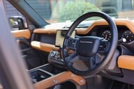 Land Rover Defender 110 X 3.0 MHEV URBAN 26