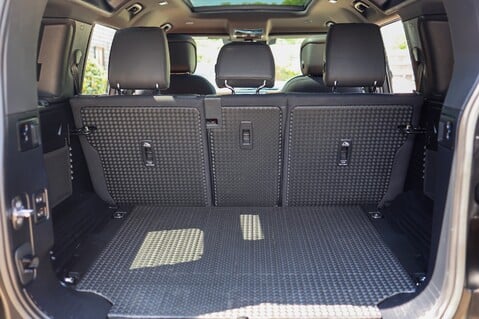 Land Rover Defender 110 X 3.0 MHEV URBAN 45