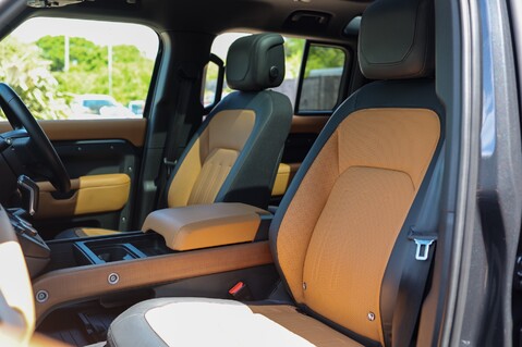 Land Rover Defender 110 X 3.0 MHEV URBAN 4