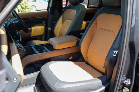 Land Rover Defender 110 X 3.0 MHEV URBAN 19