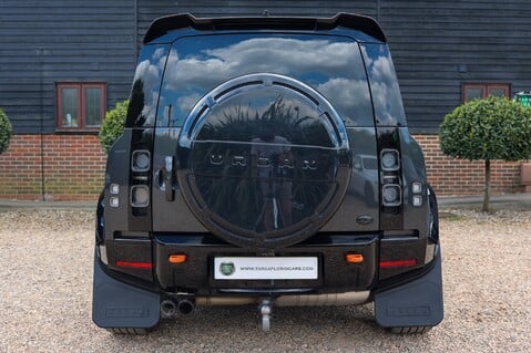 Land Rover Defender 110 X 3.0 MHEV URBAN 9