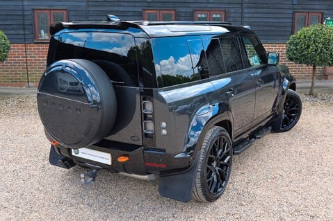 Land Rover Defender 110 X 3.0 MHEV URBAN 10