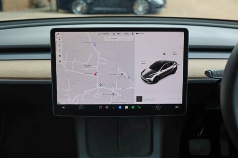 Tesla Model Y LONG RANGE AWD 17