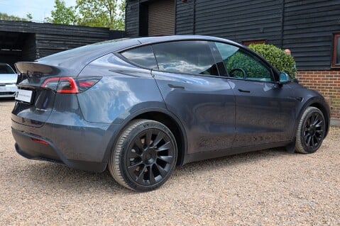 Tesla Model Y LONG RANGE AWD 42