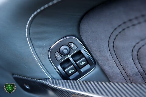 Aston Martin DBS 6.0 V12 23