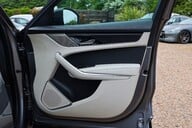 Jaguar F-Pace 2.0 R-DYNAMIC BLACK MHEV 34