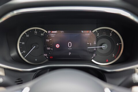 Jaguar F-Pace 2.0 R-DYNAMIC BLACK MHEV 37