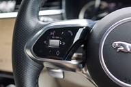 Jaguar F-Pace 2.0 R-DYNAMIC BLACK MHEV 25