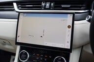 Jaguar F-Pace 2.0 R-DYNAMIC BLACK MHEV 21