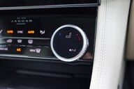 Jaguar F-Pace 2.0 R-DYNAMIC BLACK MHEV 18