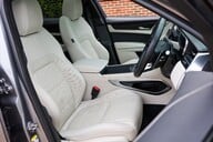 Jaguar F-Pace 2.0 R-DYNAMIC BLACK MHEV 13