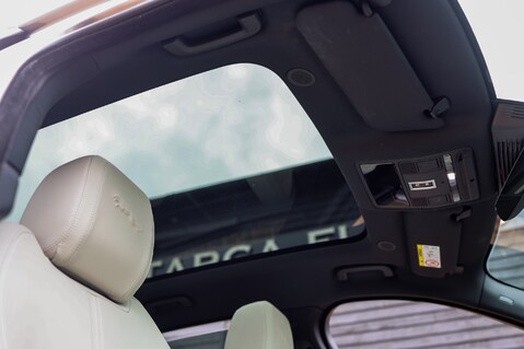 Jaguar F-Pace 2.0 R-DYNAMIC BLACK MHEV 4