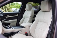 Jaguar F-Pace 2.0 R-DYNAMIC BLACK MHEV 3