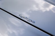 Aston Martin DB6  7