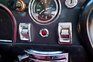 Aston Martin DB6  50