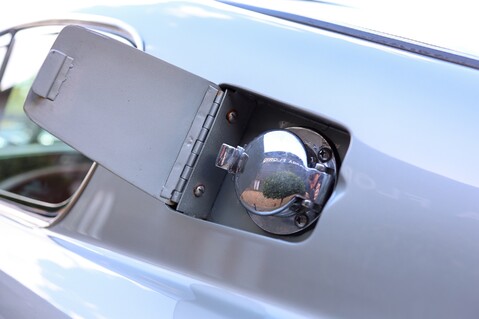 Aston Martin DB6  63