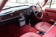 Aston Martin DB6  5