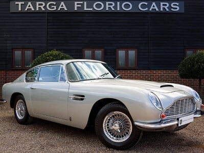 Aston Martin DB6 