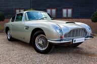 Aston Martin DB6  67