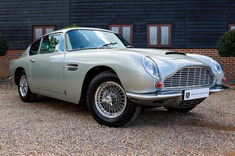 Aston Martin DB6  69