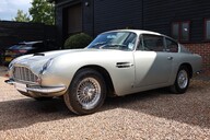Aston Martin DB6  76