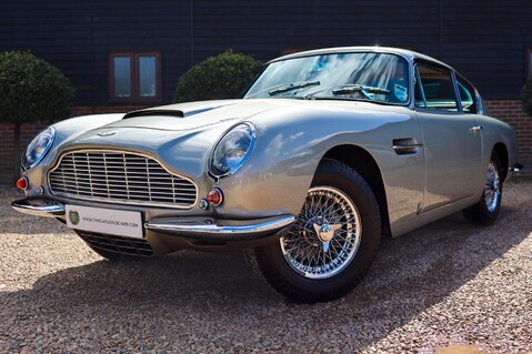 Aston Martin DB6  80