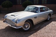 Aston Martin DB6  83