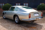 Aston Martin DB6  2