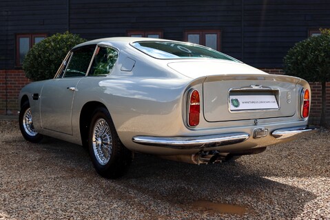 Aston Martin DB6  86