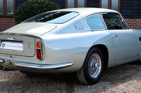 Aston Martin DB6  96