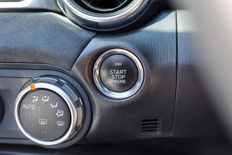 Abarth 124 Spider 1.4 MULTIAIR MANUAL 23
