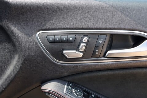 Mercedes-Benz CLA Class CLA200 AMG LINE 1.6 NIGHT EDITION PLUS MANUAL 31