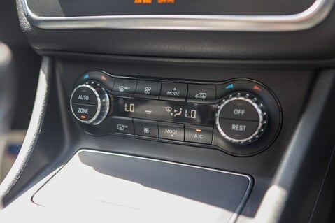 Mercedes-Benz CLA Class CLA200 AMG LINE 1.6 NIGHT EDITION PLUS MANUAL 26