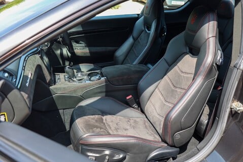 Maserati Granturismo MC 4.7 V8 24
